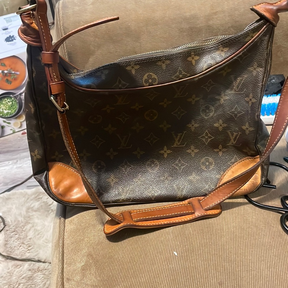 **AUTHENTIC** LOUIS VUITTON BOULOGNE HANDBAG MONOGRAM CANVAS 3